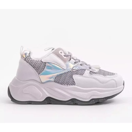 Tênis esportivos brancos com inserções RAL-63 cinza 1