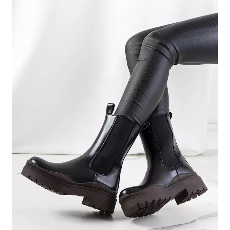 Botas pretas com sola Nester castanha preto 2