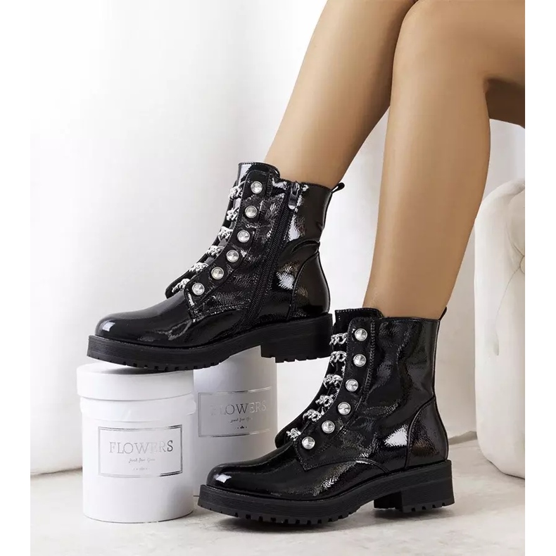 Botas Ibarra lacadas a preto 2