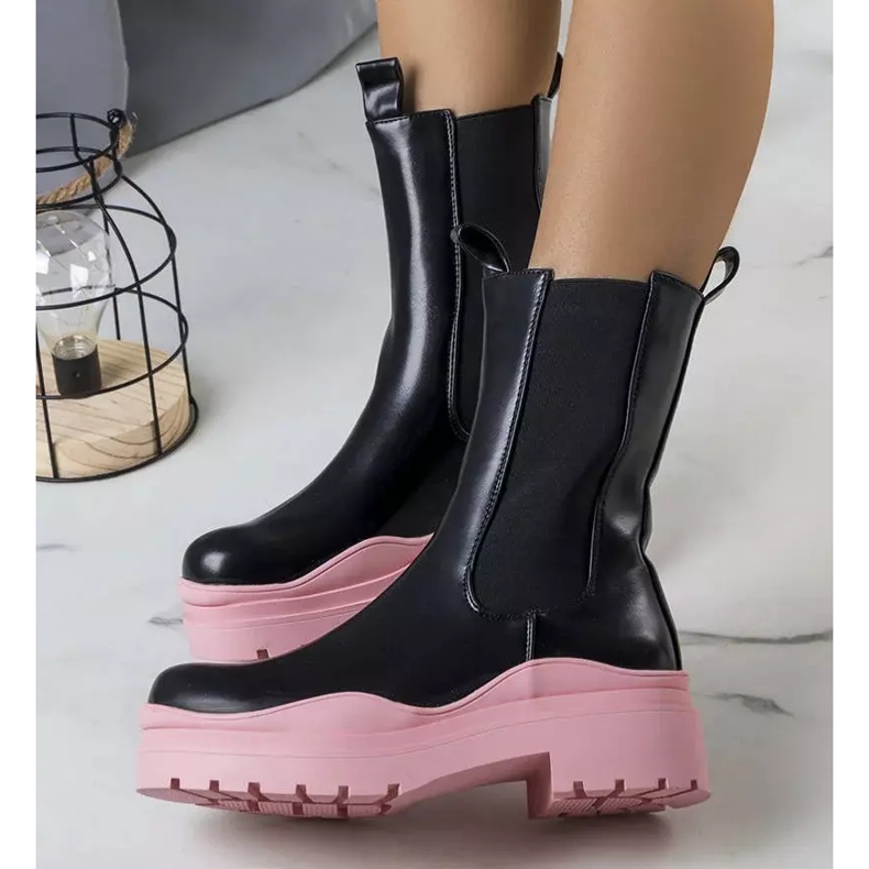 BM Botas pretas em uma sola rosa Jadiel preto 2