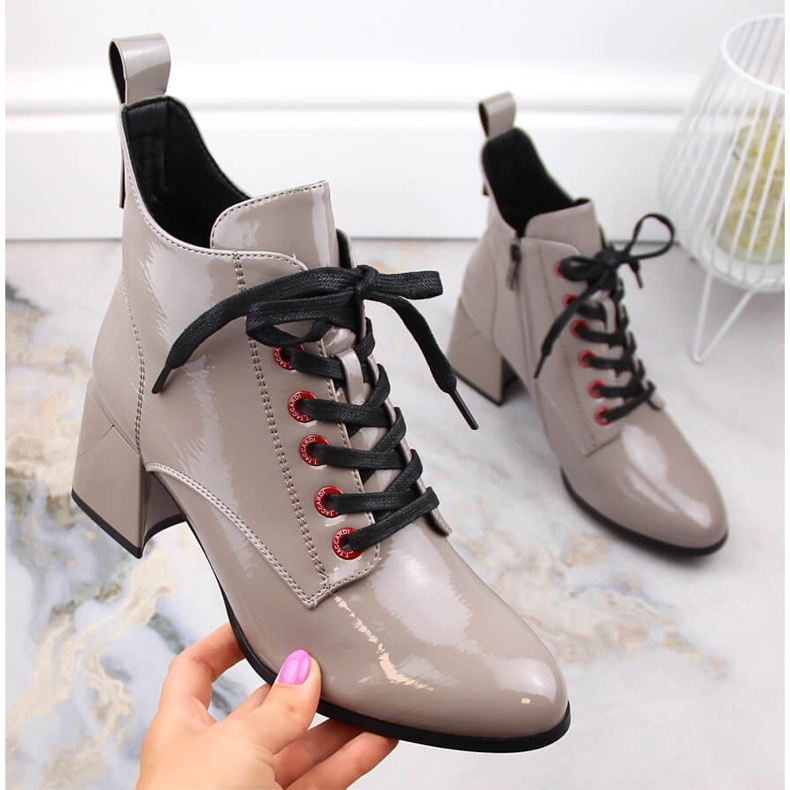 Botas femininas taupe lacadas D&amp;A S.Barski Premium Collection MR870-66 bege 1