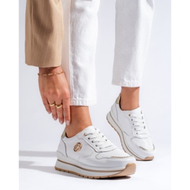 Tênis plataforma branco de couro da Shelovet 1