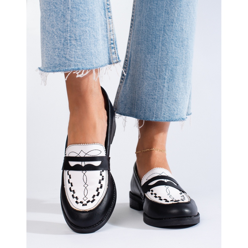 Mocassins Shelovet femininos em preto e branco 1