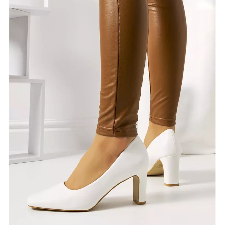 Sapatos Graves de mulher brancos cru 1