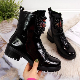 Botas femininas com miçangas, isoladas, pretas envernizadas Jezzi RMR2071-15 preto 2 Botas femininas com miçangas, isoladas, pretas envernizadas Jezzi RMR2071-15 preto 2