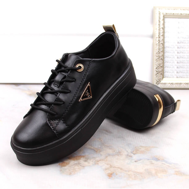 Sapatos femininos de couro na plataforma preta Filippo preto 1