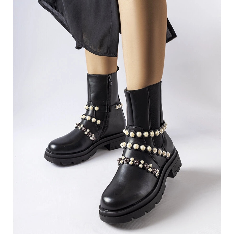 Botins pretos decorados com pérolas Callicratide 1 Botins pretos decorados com pérolas Callicratide 1