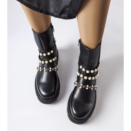 Botins pretos decorados com pérolas Callicratide 2
