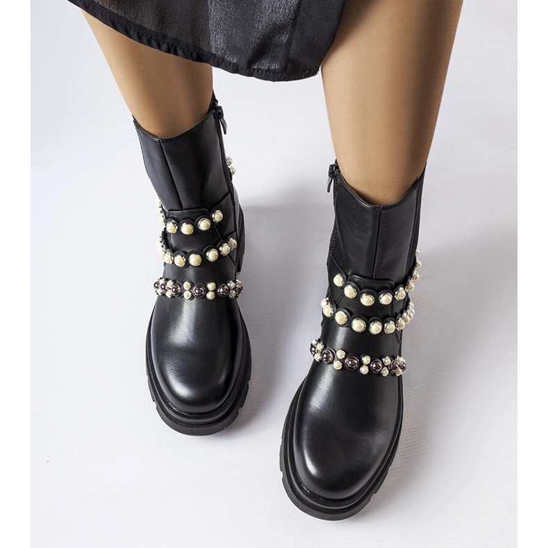 Botins pretos decorados com pérolas Callicratide 2 Botins pretos decorados com pérolas Callicratide 2