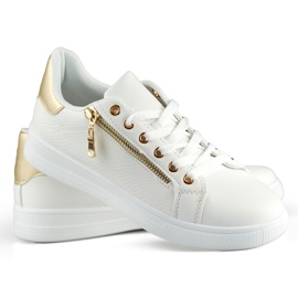 Calçado desportivo branco com fecho dourado 2 Calçado desportivo branco com fecho dourado 2