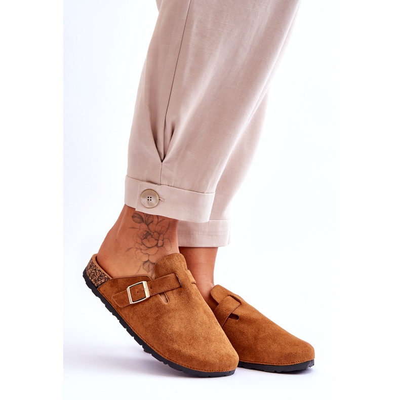 Chinelos de camurça em plataforma de cortiça camelo castanho 3