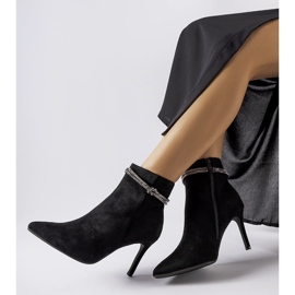 Botas pretas com isolamento e salto alto da Vinceza preto 2