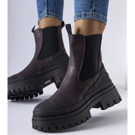 Botins enormes pretos e roxos da Wexford tolet 1
