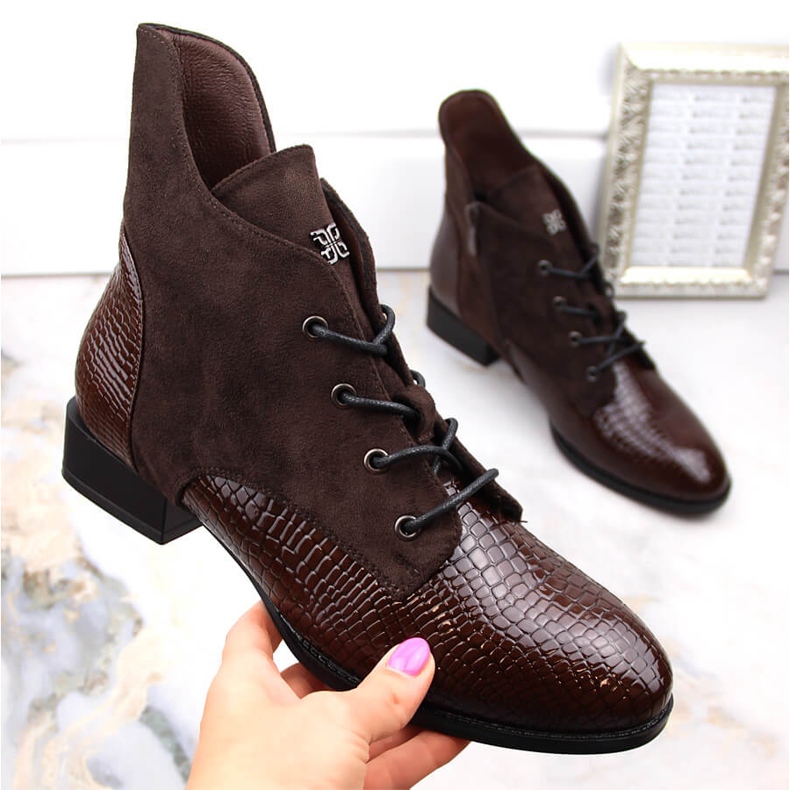 Botas femininas marrons de salto baixo, isoladas, Vinceza 16439 marrom 1