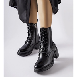 Botins com isolamento preto da Vinceza 1