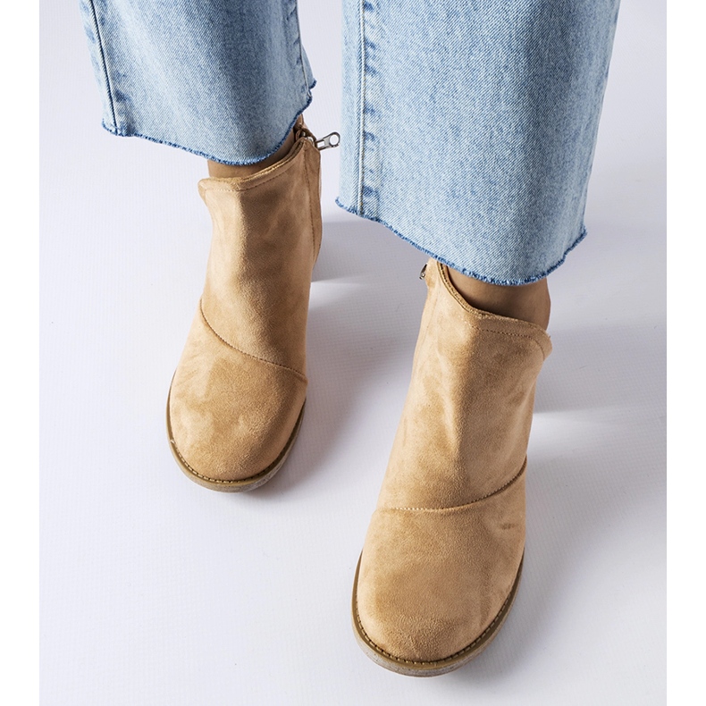 Botins bege com recorte Marinella 1 Botins bege com recorte Marinella 1