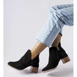 Botins Busson pretos com cano irregular 2