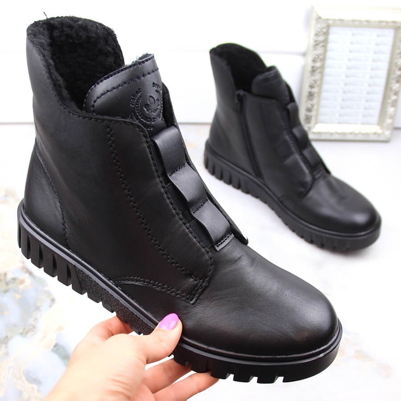 Botas pretas isoladas femininas confortáveis ​​de couro Rieker Y3458-00 preto 1