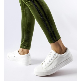 NEWS Tênis Mushirah clássico branco 1