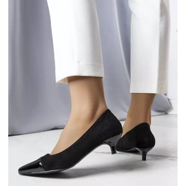 BM Sapatos de bico de patente de pato pretos 1