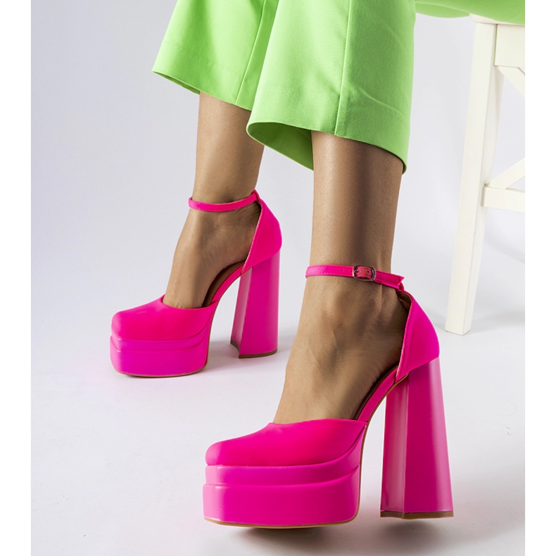 Sapatos de salto alto rosa Romines 1