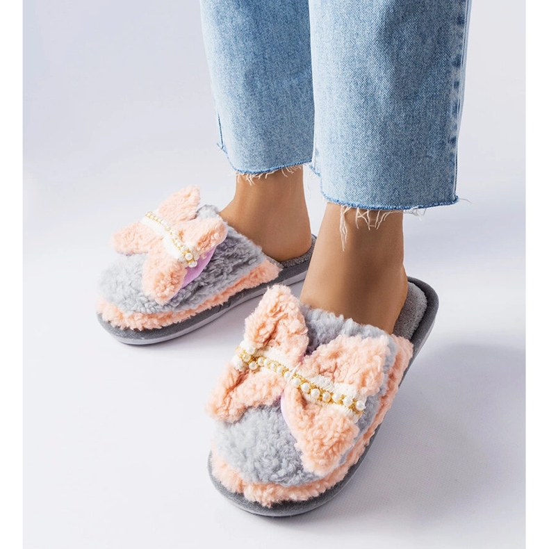 Chinelos cinza e rosa com laço 1 Chinelos cinza e rosa com laço 1