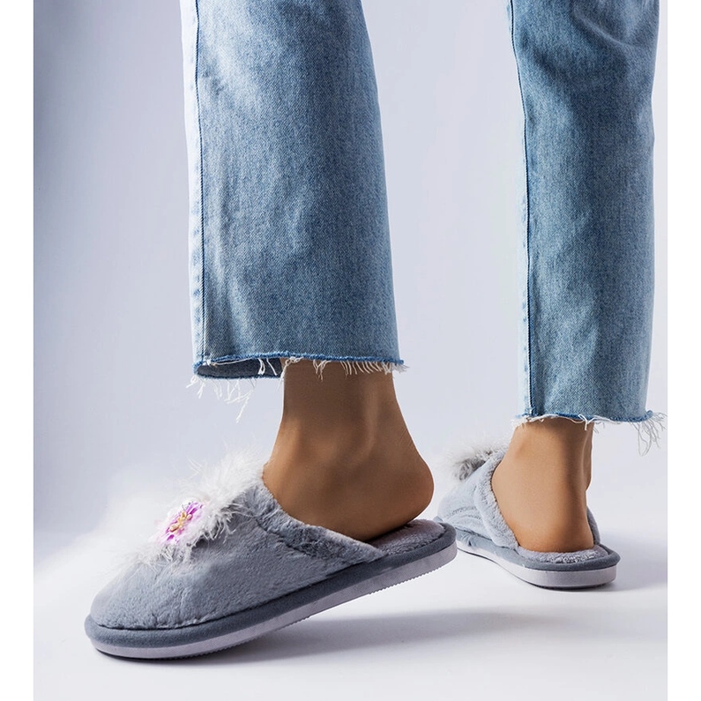 Chinelos quentes cinza com flores Moly 2