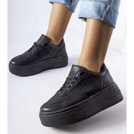 Tênis preto na plataforma Kassab 1