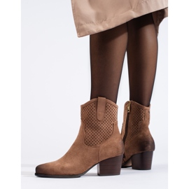 Botas de cowboy bege perfuradas com salto alto da Vinceza 2