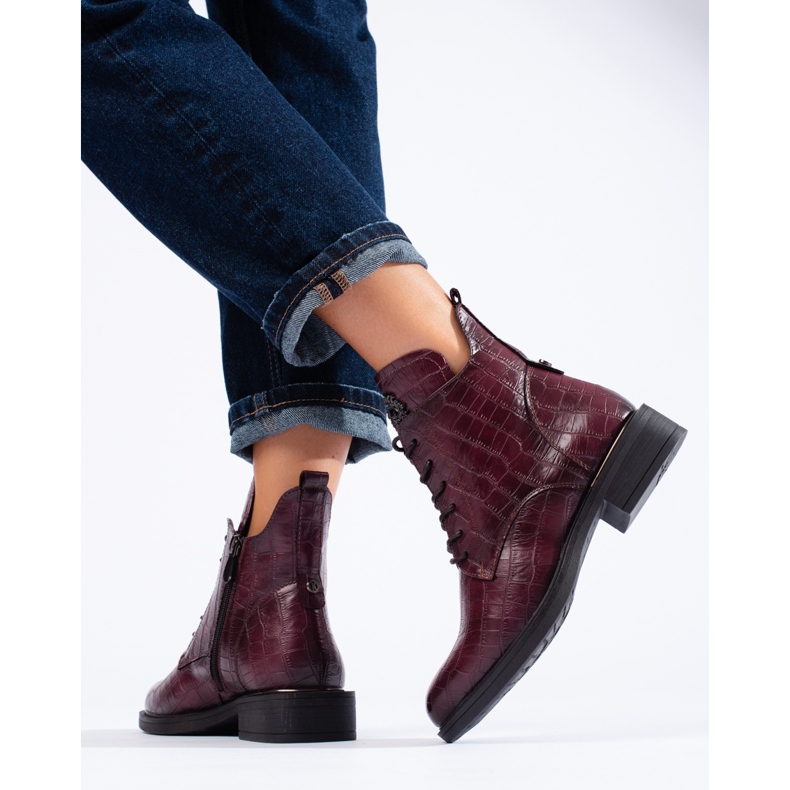 Botas de trabalho isoladas com cordões cor de vinho da Vinceza vermelho 1 Botas de trabalho isoladas com cordões cor de vinho da Vinceza vermelho 1