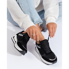 Tênis feminino preto com inserção Shelovet branca 1