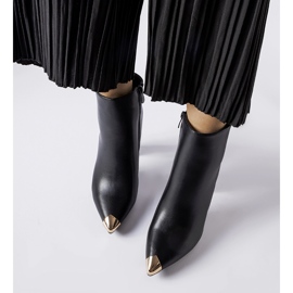 Botas pretas com biqueira de metal Sacra preto 1