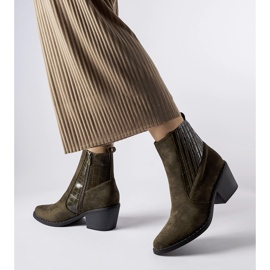 Botins verdes em camurça ecológica e salto baixo Sovere 1