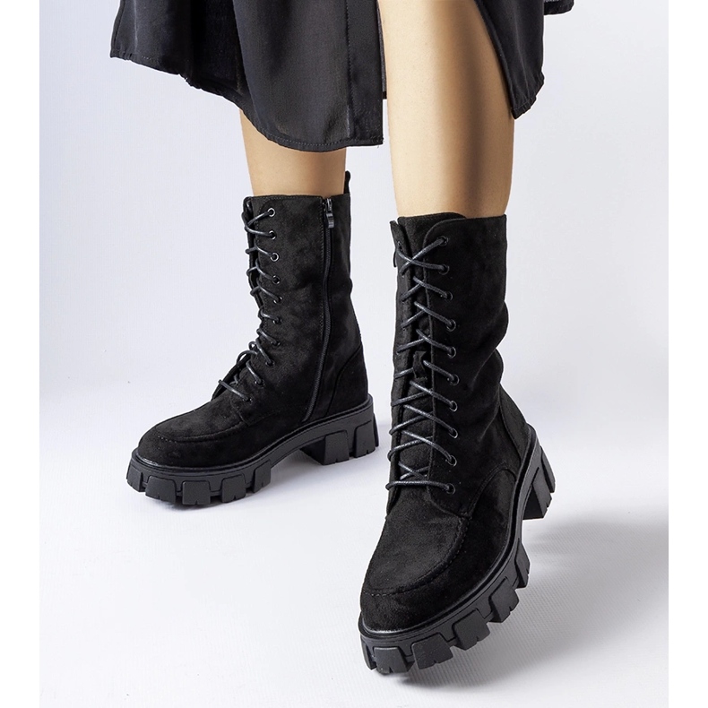 Trabalhadores pretos em camurça ecológica com piso Ines 1