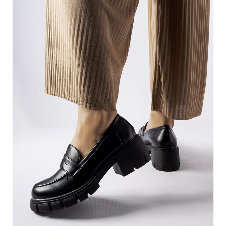 Mocassins clássicos pretos com bloco Dina 1