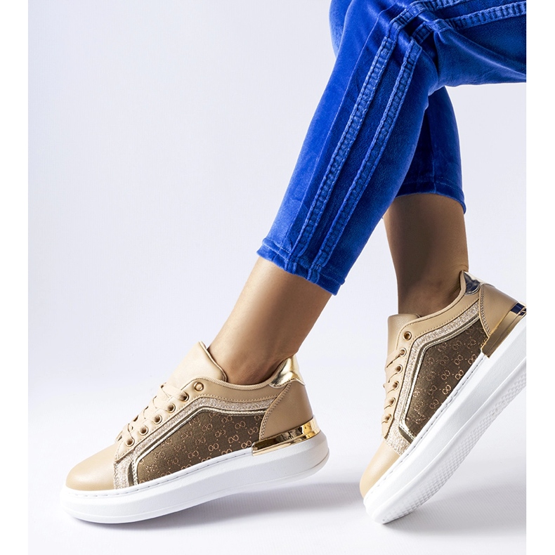 Sapatos bege decorados com glitter na plataforma Leo 1