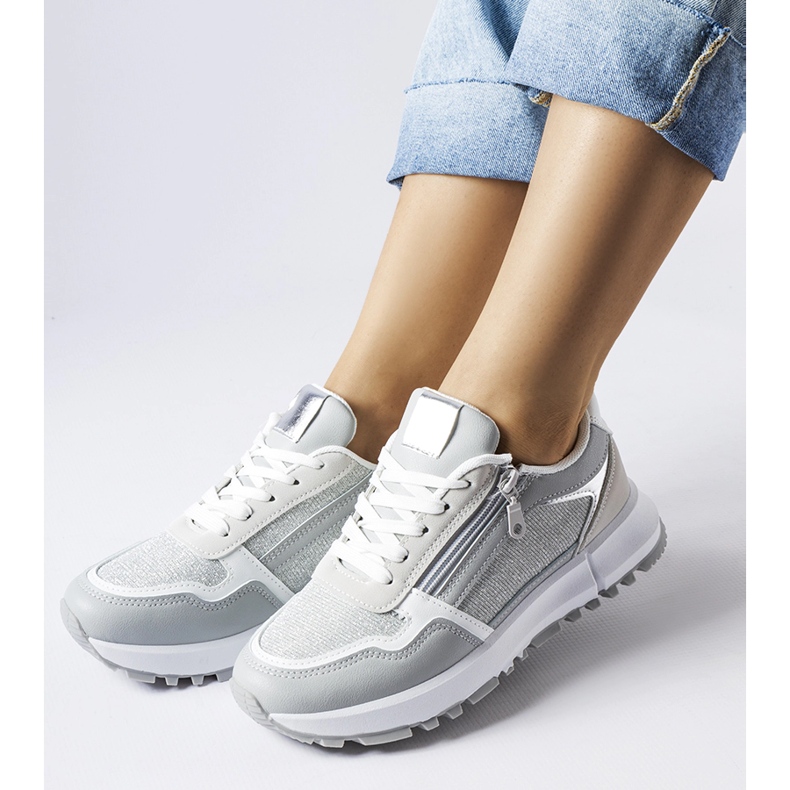 Tênis feminino cinza e prata Camuzzoni 1