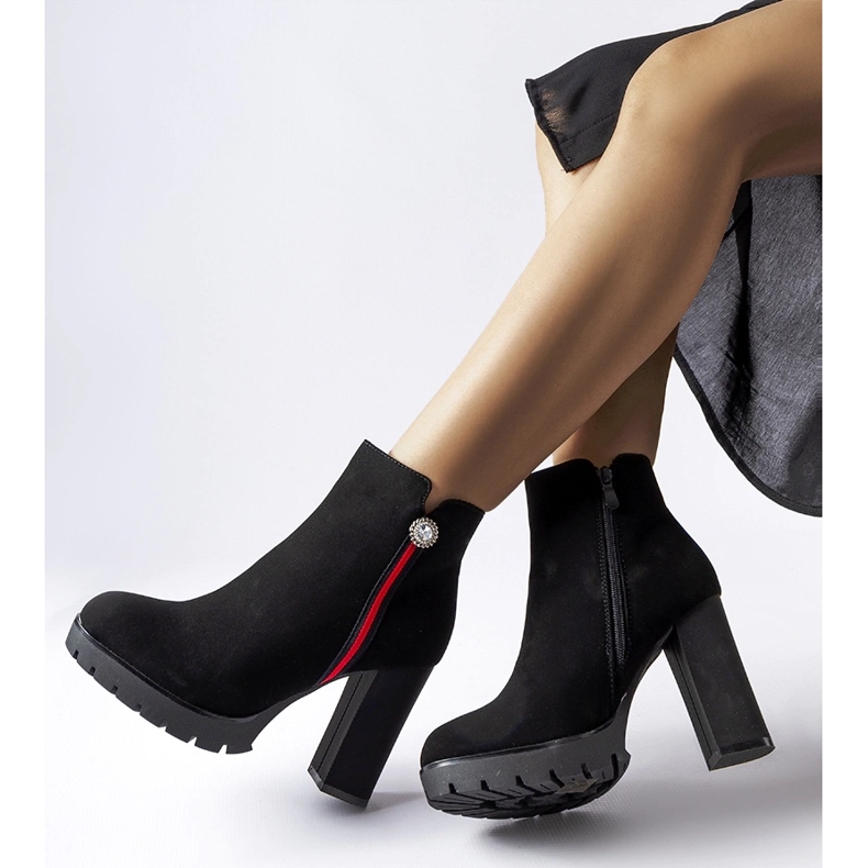 Botins de cetim preto da Rogeno 2