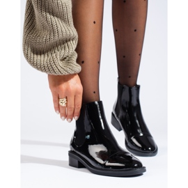 TRENDI Botas Chelsea lacadas elegantes preto 1