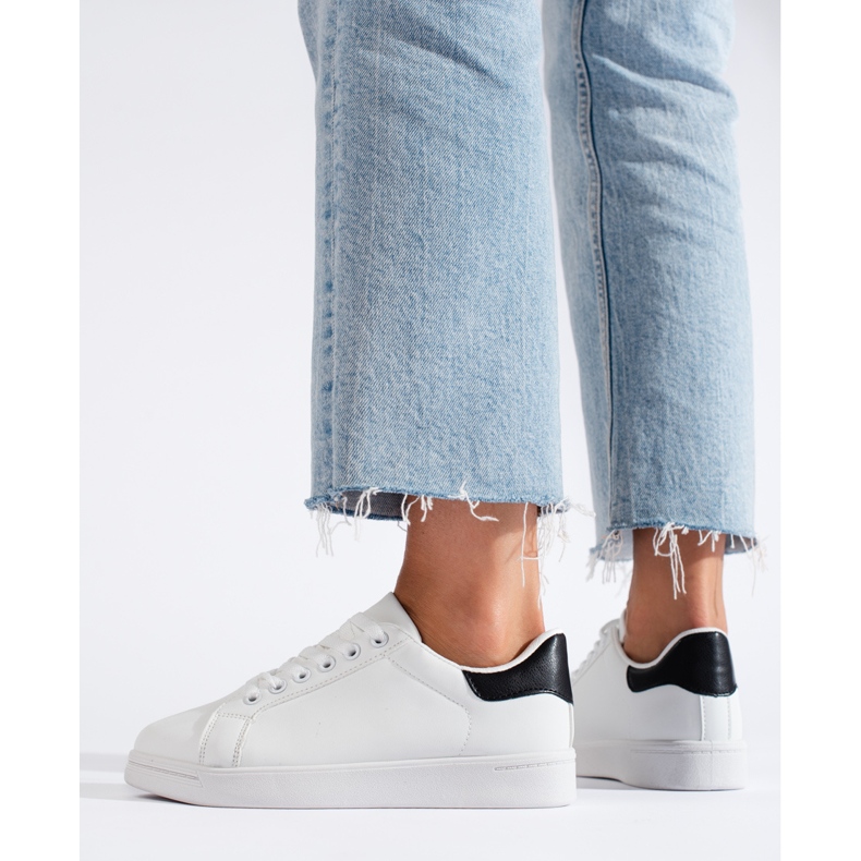 Calçados esportivos femininos clássicos brancos da Shelovet 1