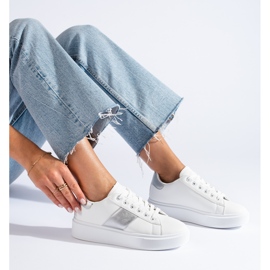 Tênis feminino branco na plataforma Shelovet 1