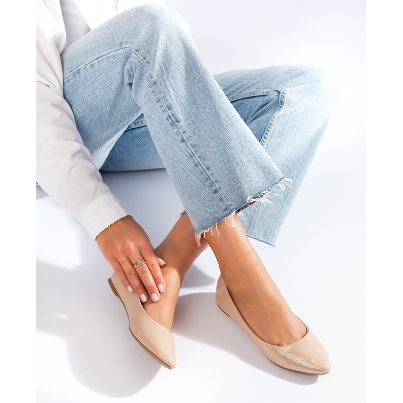 Sapatilhas femininas bege da Shelovet 1