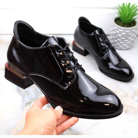 Sapatos femininos pretos com atacadores e salto alto. Vinceza 1