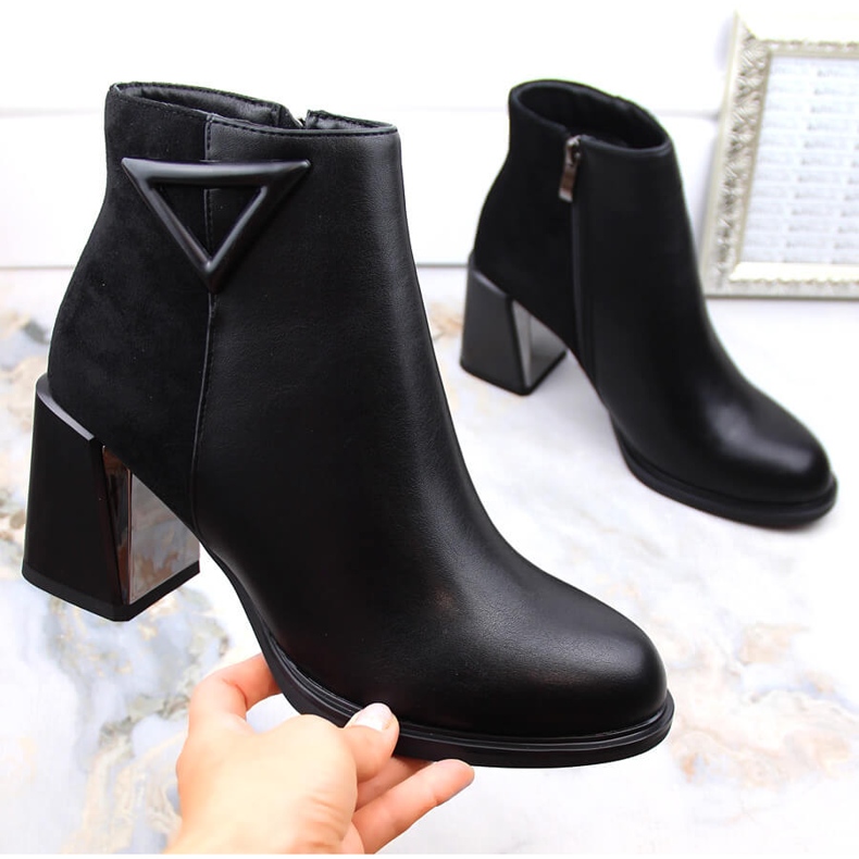 Botas femininas com salto decorativo, isoladas, pretas, S.Barski preto 1