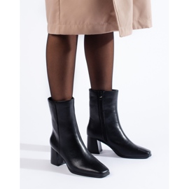 Botins femininos Shelovet pretos com bico quadrado 2