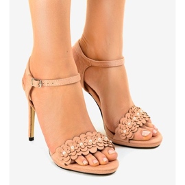 Sandálias rosa em uma flor de estilete TN-001 1