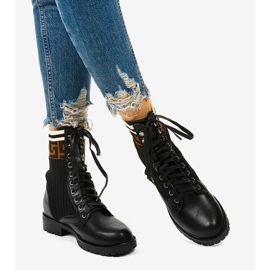 Botas pretas com meia Ferniehill bege preto 1