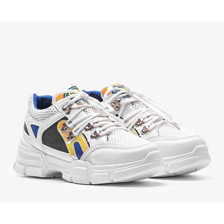 Tênis esportivo branco Karla 1