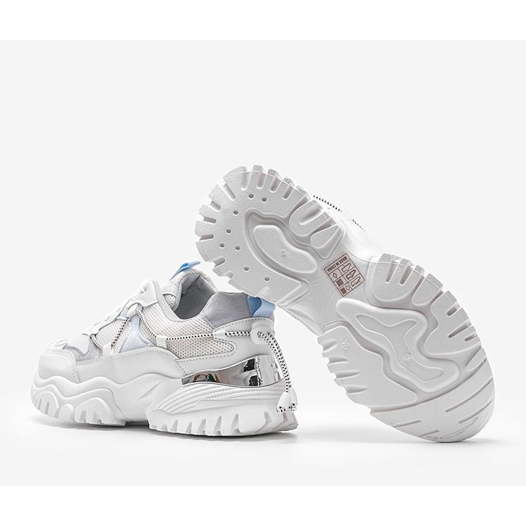 Tênis esportivos branco cristal 1