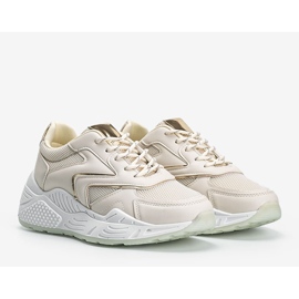 Tênis bege com sola grossa e detalhes metálicos Kenna 1